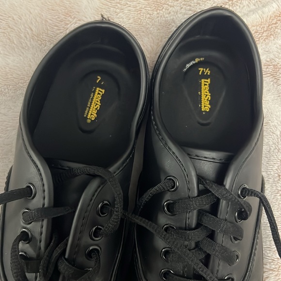 non slip shoes - Picture 2 of 2